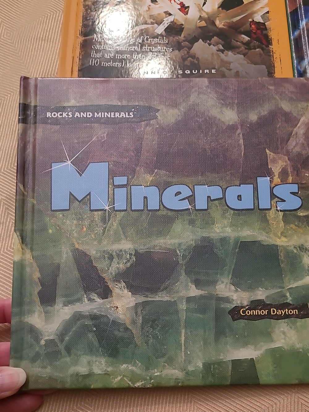 NEW 4 Book Set Rocks And Minerals - Picture 2 of 13